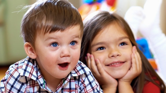 Enfants dans micro-crèche